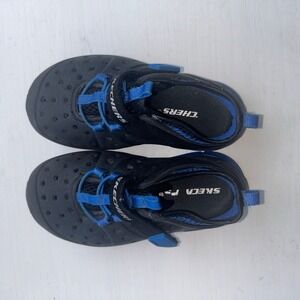 Boys size 9 Skechers blue/black